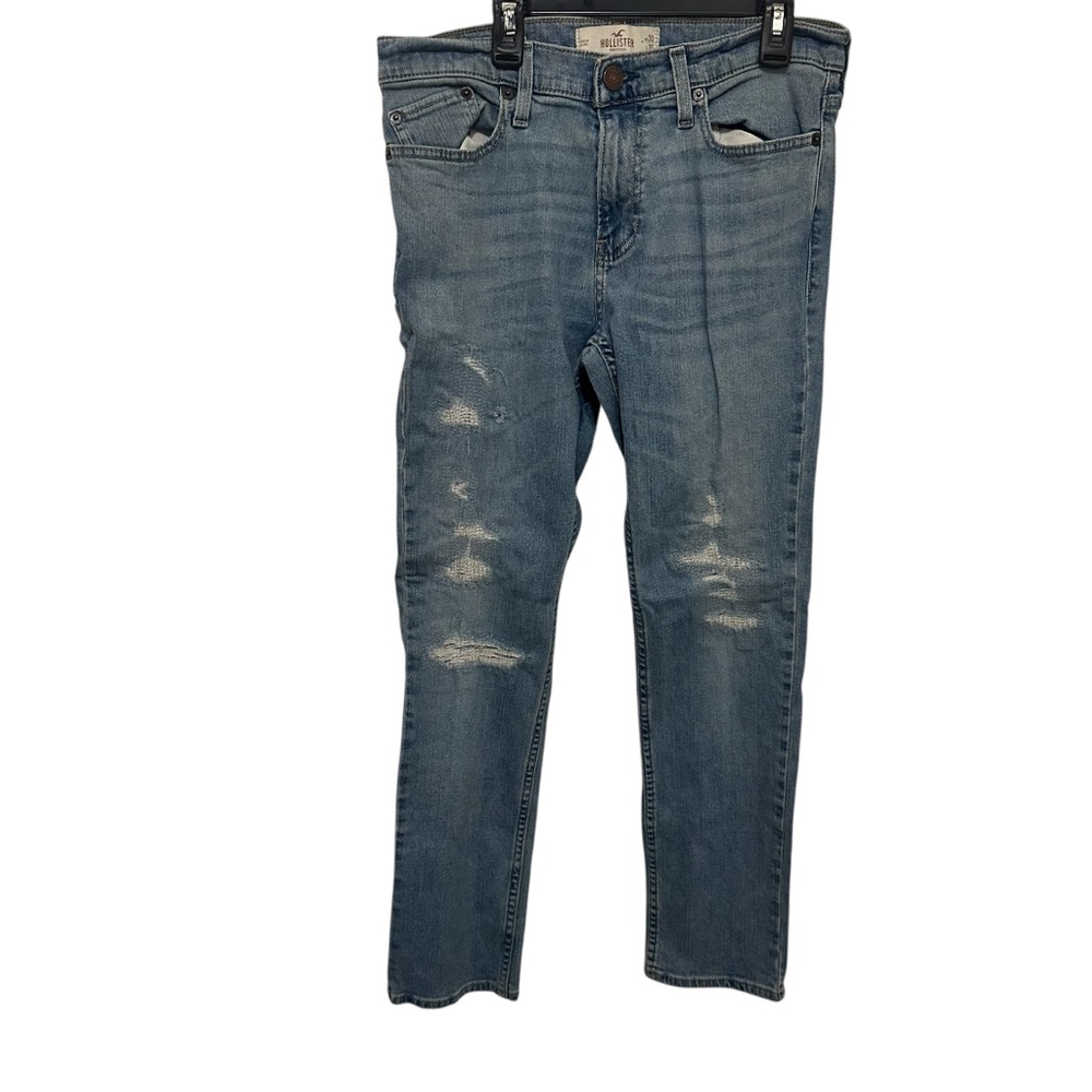 Hollister women’s Blue Distressed skinny Jeans preowned size W 30 L 30